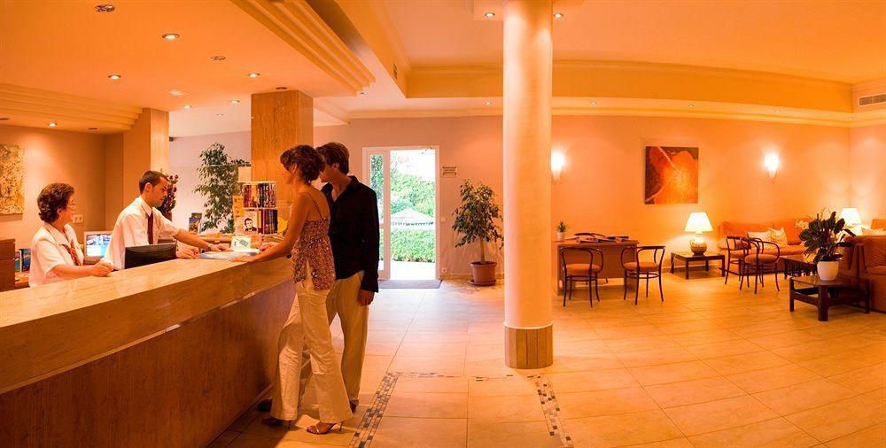 Universal Hotel Romantica كولونيا سانت خورذي المظهر الخارجي الصورة